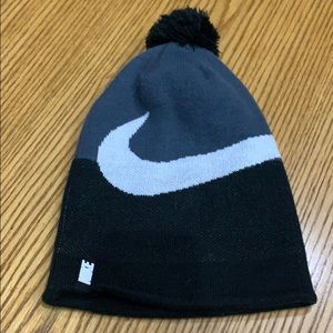 Nike Awesome Youth Hat, Black and Gray. Super soft and comfy!!